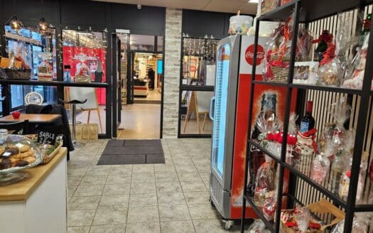 Mysigt  café med låg hyra i Rotebro