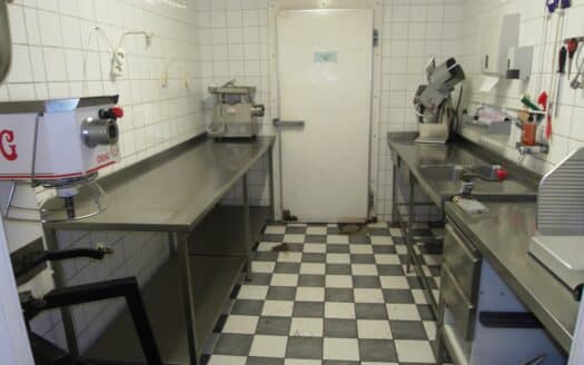 Populär Lunchrestaurang stort kök Strängnäs