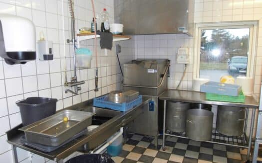 Populär Lunchrestaurang stort kök Strängnäs