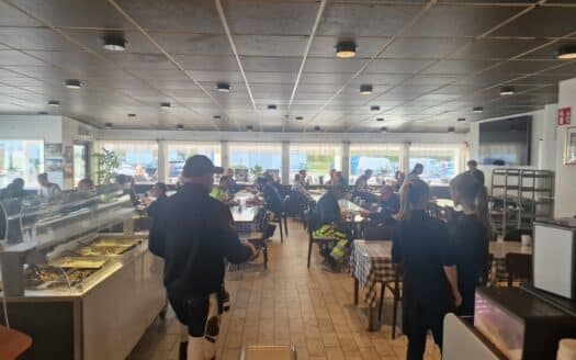 Populär Lunchrestaurang stort kök Strängnäs