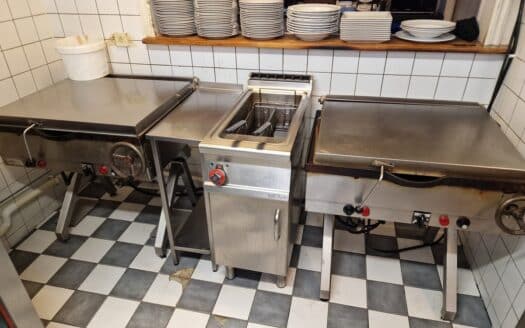 Populär Lunchrestaurang stort kök Strängnäs