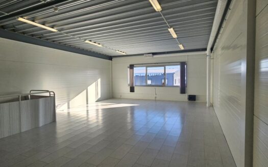 Industrilokal om ca 190 kvm i Knivsta