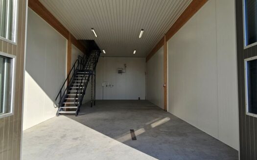 Industrilokal om ca 180 kvm i Arlandastad