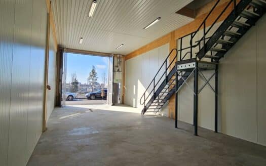 Industrilokal om ca 180 kvm i Arlandastad