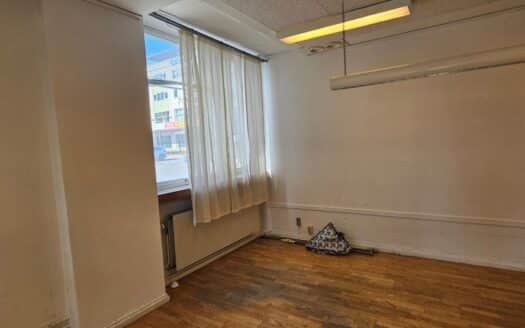 Kontors- eller butikslokal i Weda handelsområde