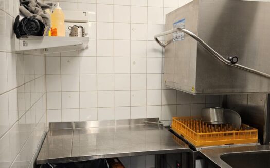 Modern grillrestaurang med toppläge i attraktiv norrförort