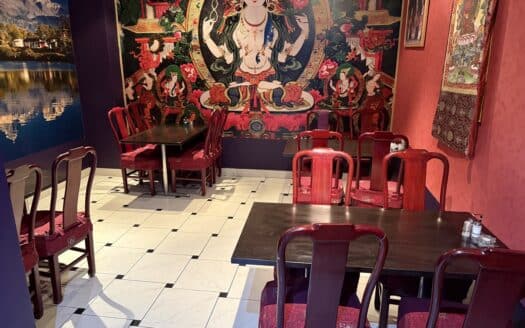 Nyrenoverad asiatisk restaurang i Årsta