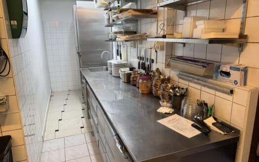 Nyrenoverad asiatisk restaurang i Årsta