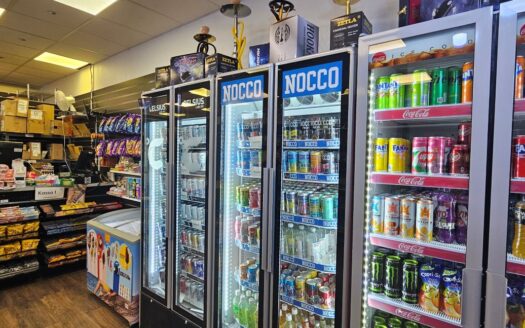 Väletablerat paketombud med godisbutik i Åkermyntan Centrum
